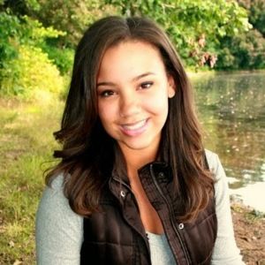 Meet your Posher, Rayna